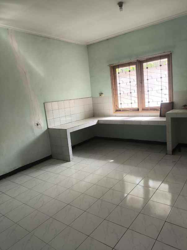 dijual rumah kutisari