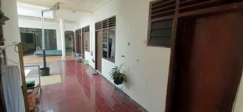 dijual rumah kutisari