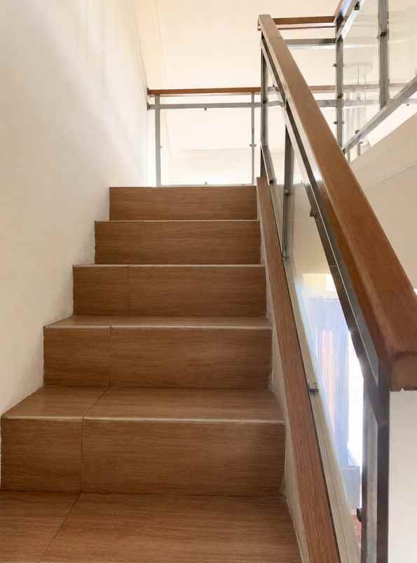 dijual rumah lokasi eksklusif jingga
