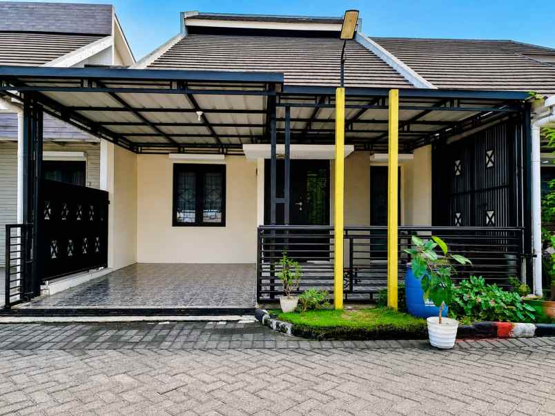 dijual rumah lokasi eksklusif jingga