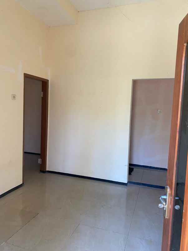 dijual rumah lokasi pakisaji malang