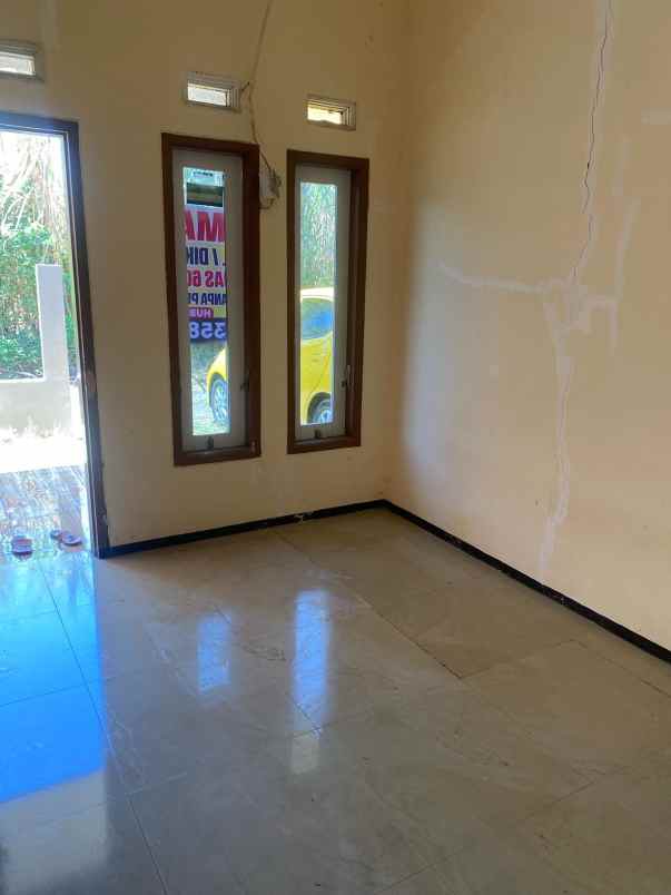 dijual rumah lokasi pakisaji malang