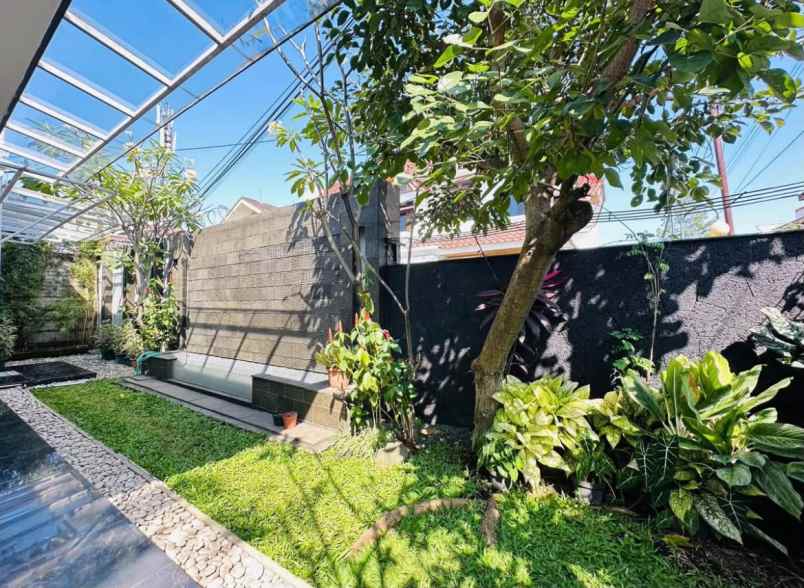 dijual rumah lokasi situsari cijagra