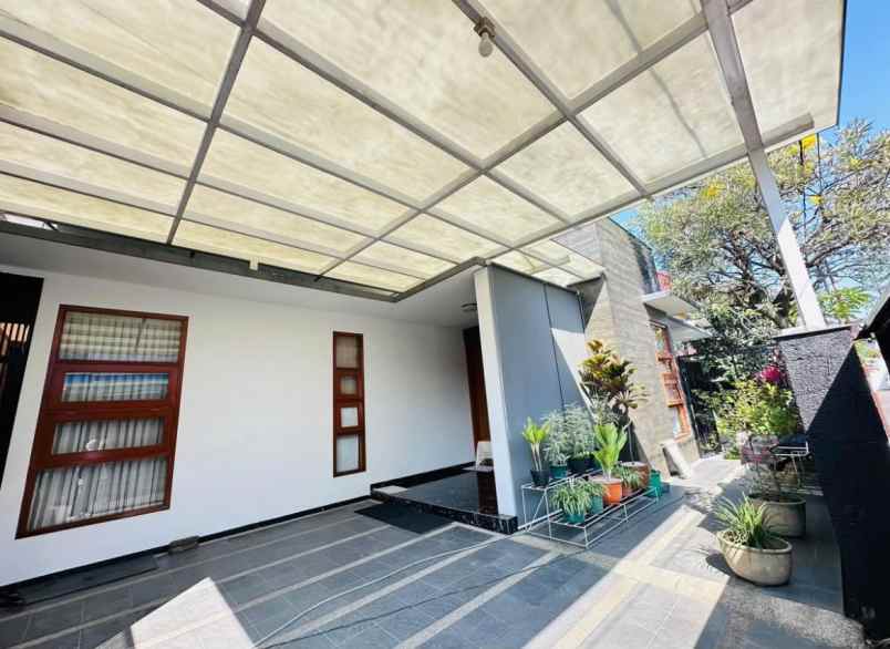 dijual rumah lokasi situsari cijagra