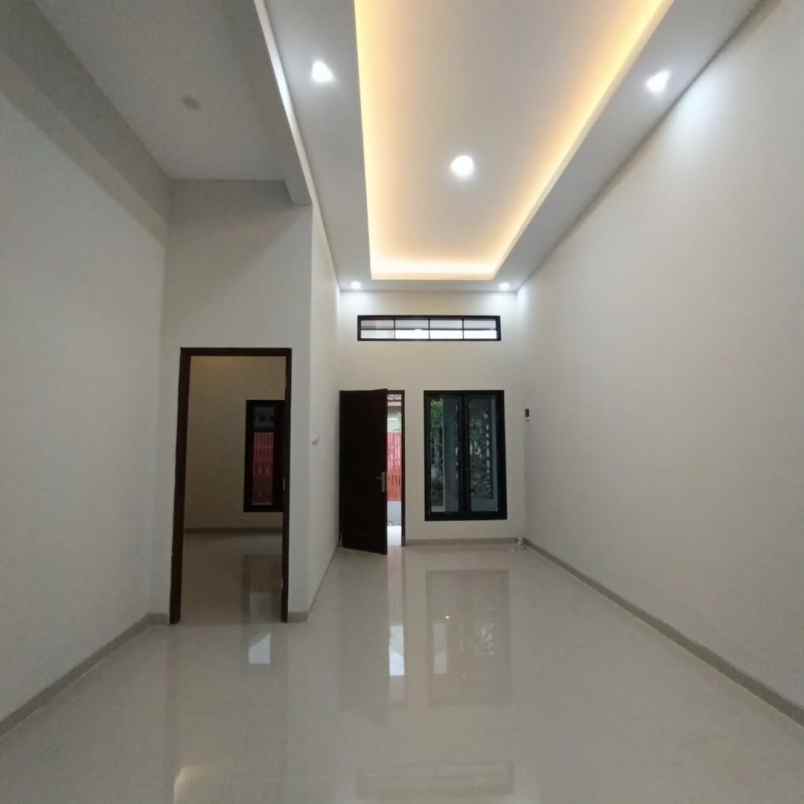 dijual rumah maguwoharjo