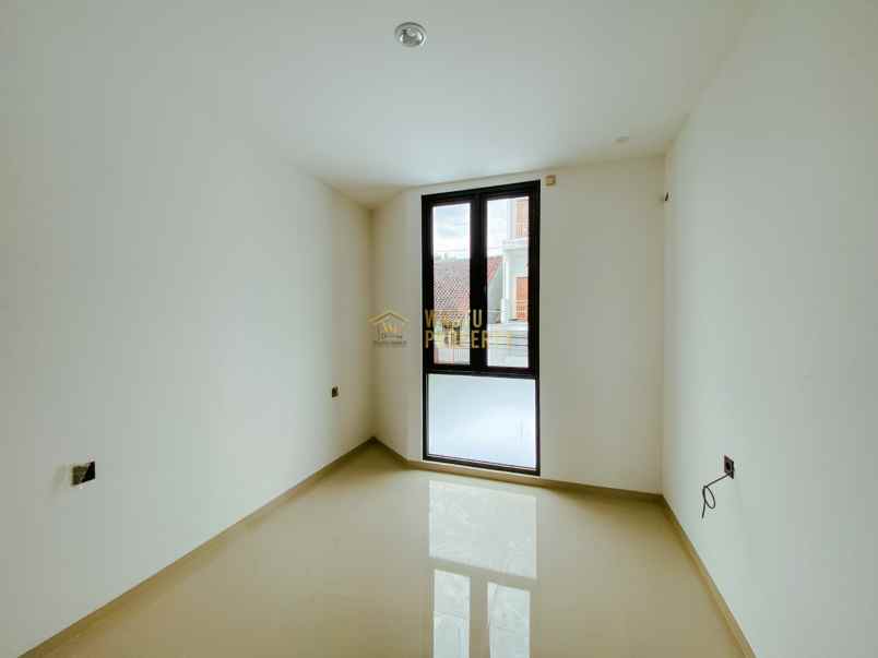 dijual rumah maguwoharjo depok sleman