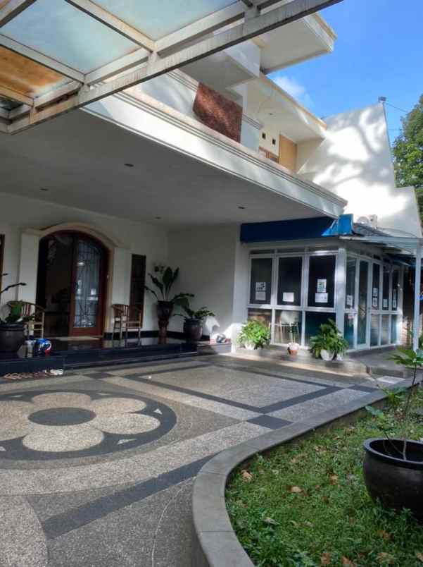 dijual rumah makmur sukajadi