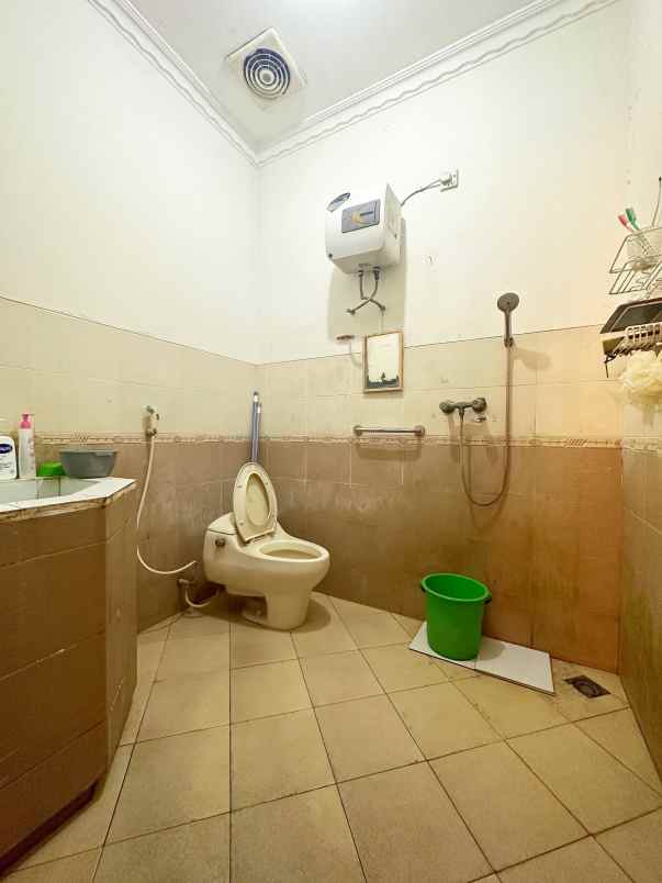 dijual rumah malaka