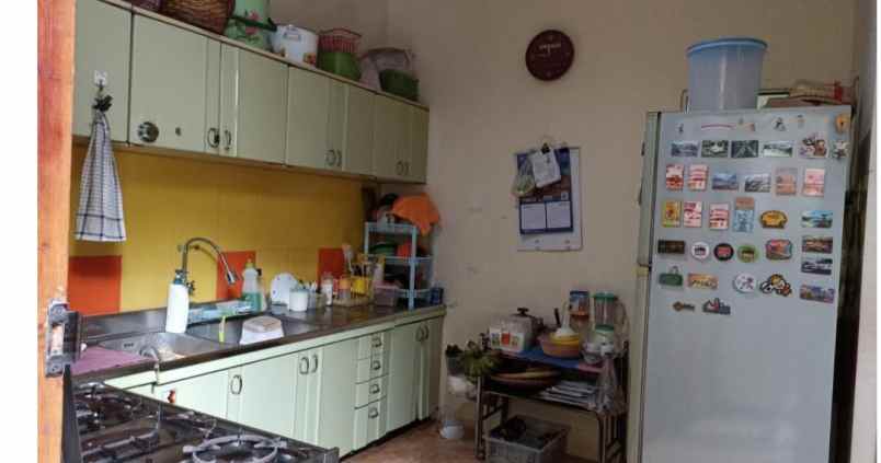 dijual rumah manyar indah