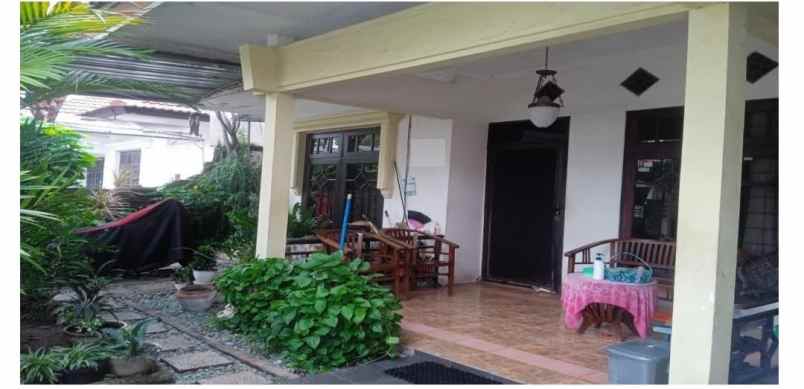 dijual rumah manyar indah