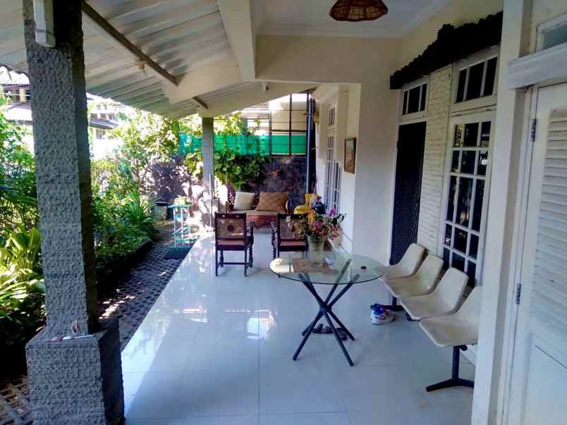 dijual rumah manyar indah