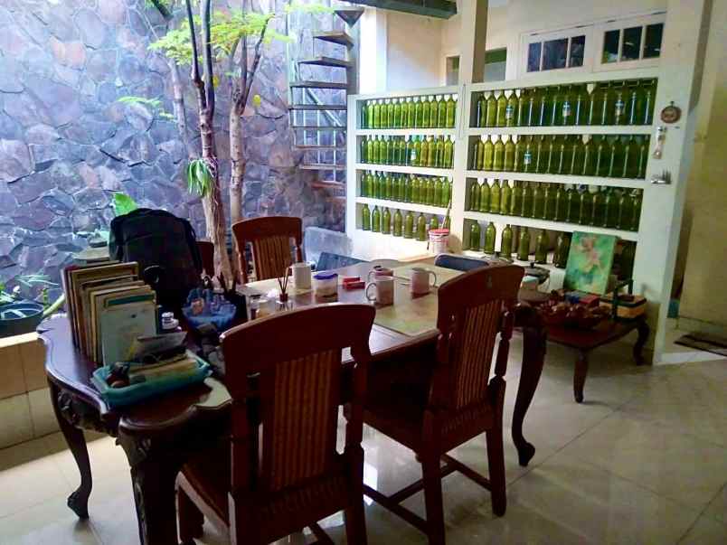 dijual rumah manyar indah