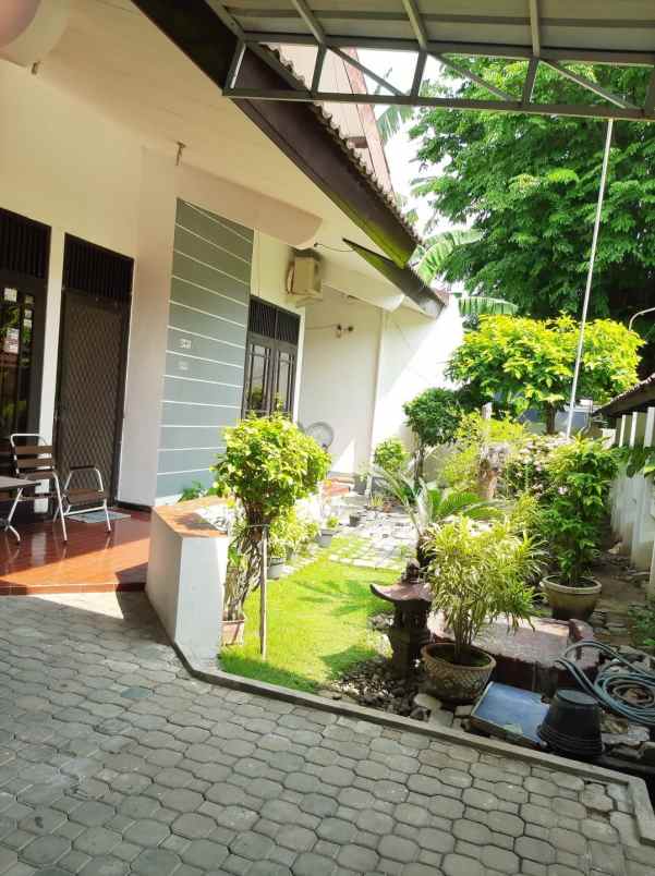 dijual rumah manyar jaya