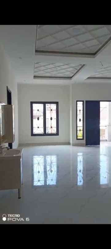 dijual rumah manyar kertoadi