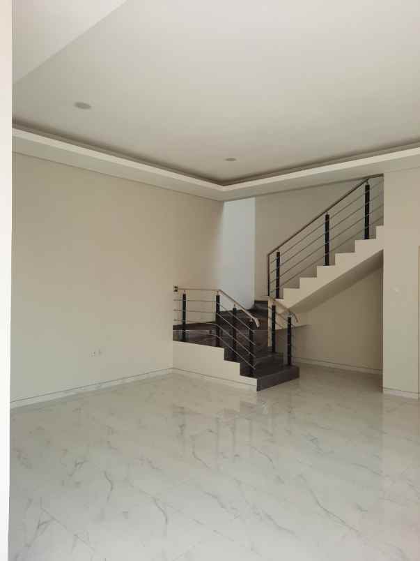 dijual rumah manyar tirtoasri