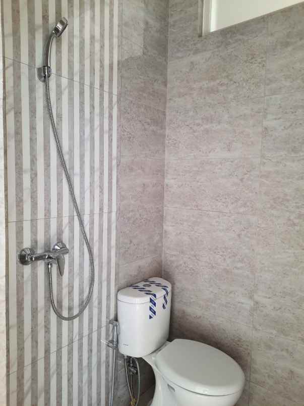 dijual rumah manyar tirtoasri