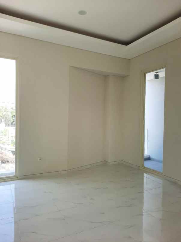 dijual rumah manyar tirtoasri