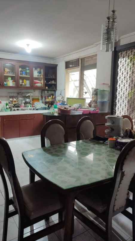 dijual rumah manyar tirtomoyo