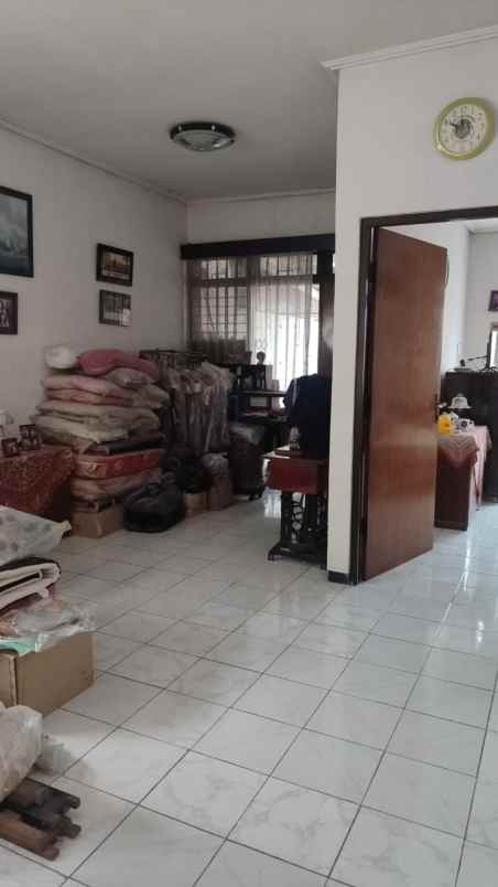 dijual rumah manyar tirtomoyo