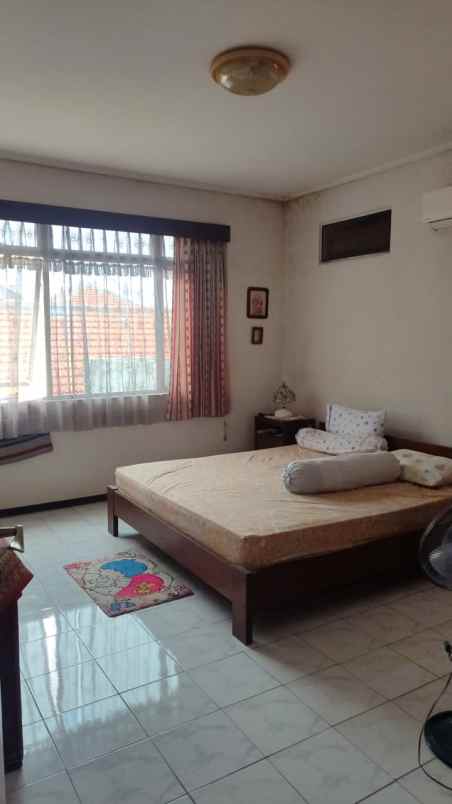 dijual rumah manyar tirtomoyo