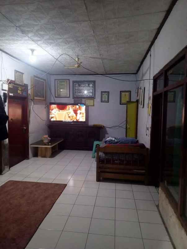 dijual rumah margacinta