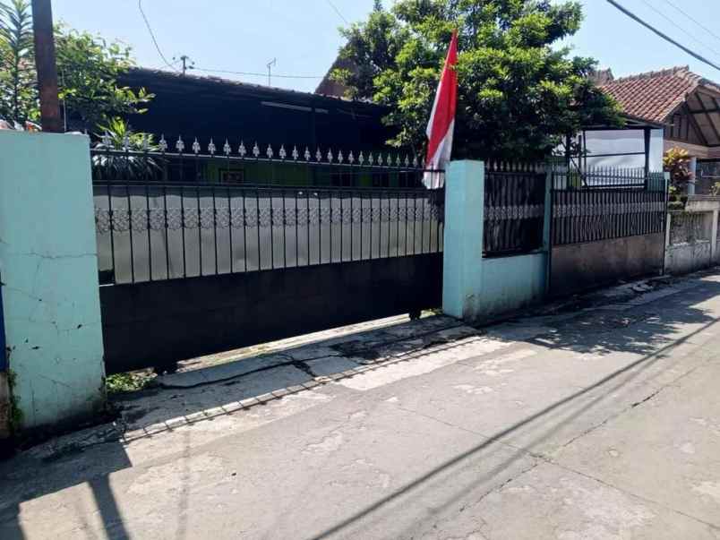 dijual rumah margacinta