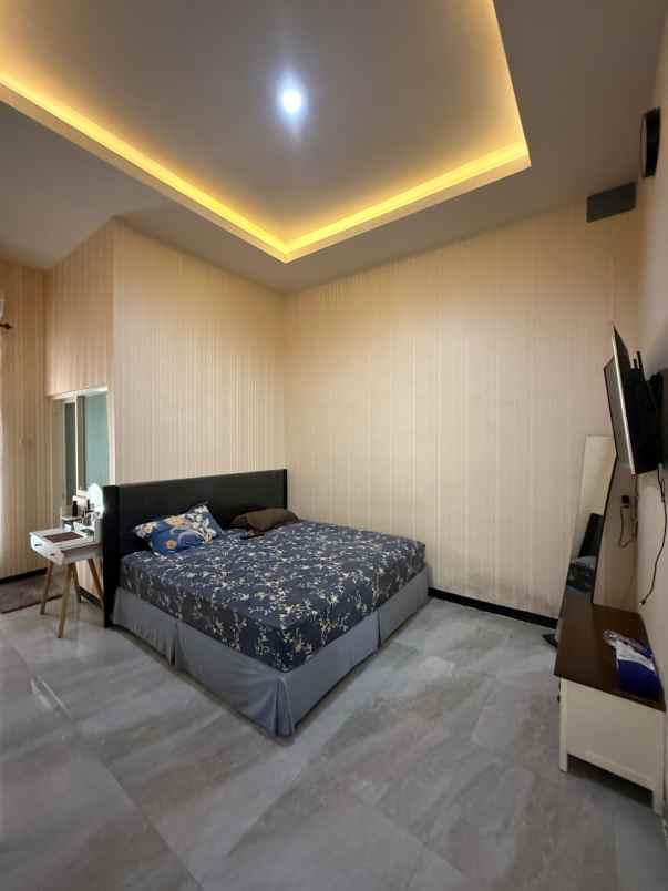 dijual rumah medokan asri