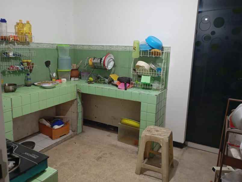 dijual rumah menanggal