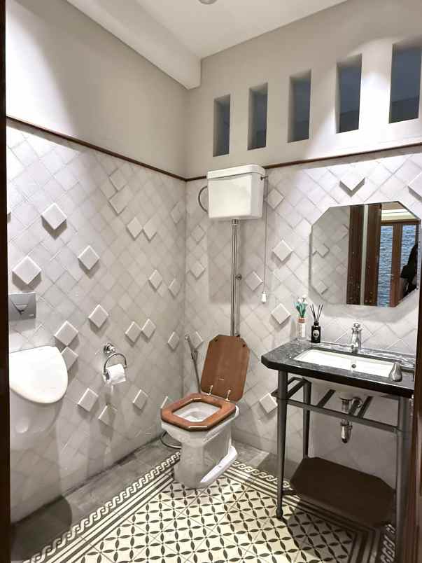 dijual rumah menteng