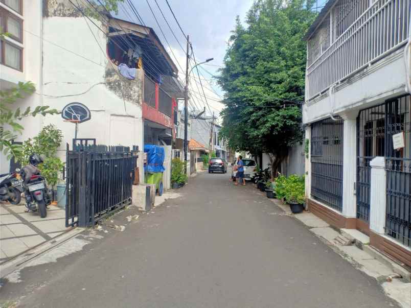 dijual rumah menteng dalam tebet