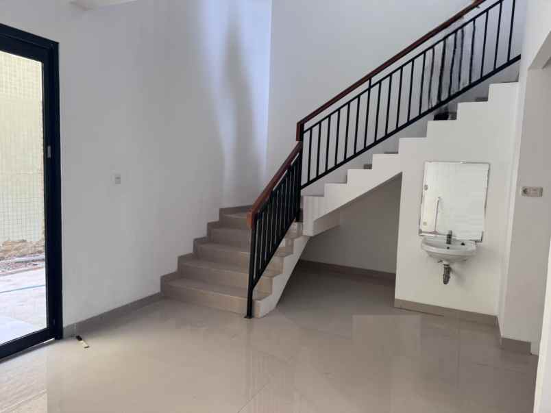 dijual rumah metland menteng cakung