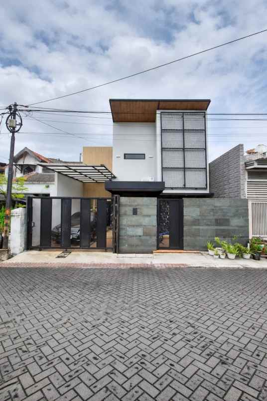 dijual rumah minimalis simpang darmo permai selatan