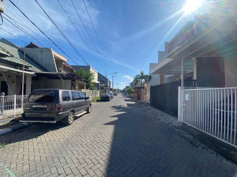 dijual rumah mulyosari prima