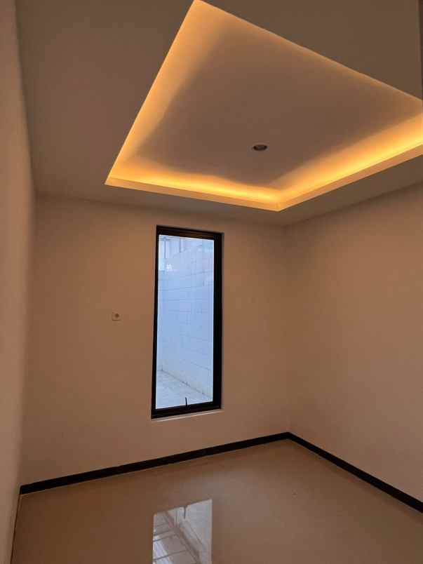 dijual rumah nginden