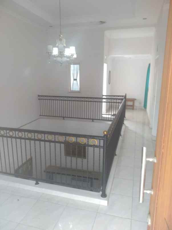 dijual rumah padasuka