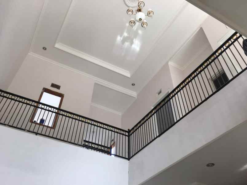 dijual rumah padasuka