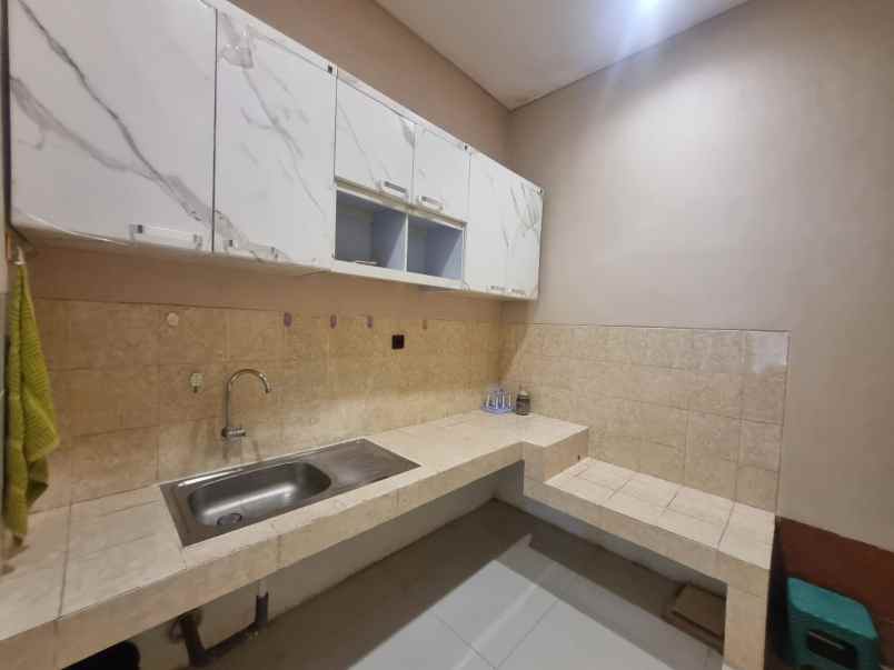 dijual rumah pakuwon city