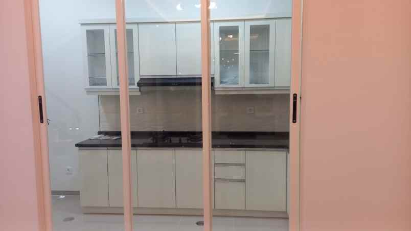 dijual rumah pakuwon city griya asri
