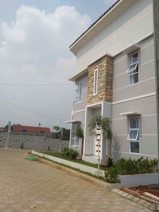 dijual rumah pancoran mas depok