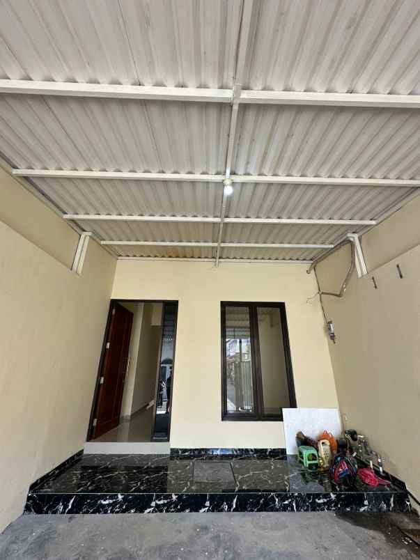 dijual rumah pasar kapasan