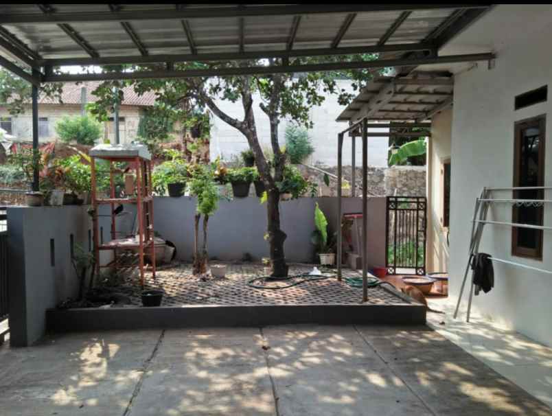 dijual rumah pengasinsn sawangan depok
