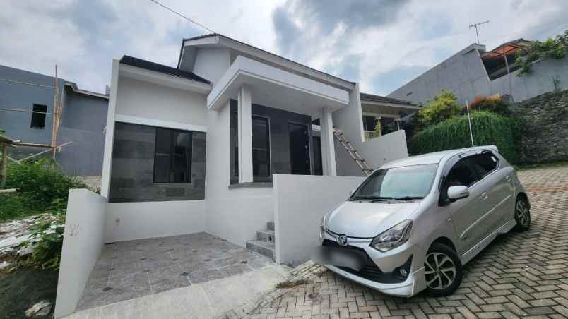 dijual rumah permata grafika