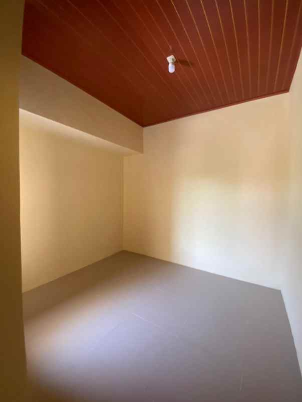 dijual rumah perumahan graha