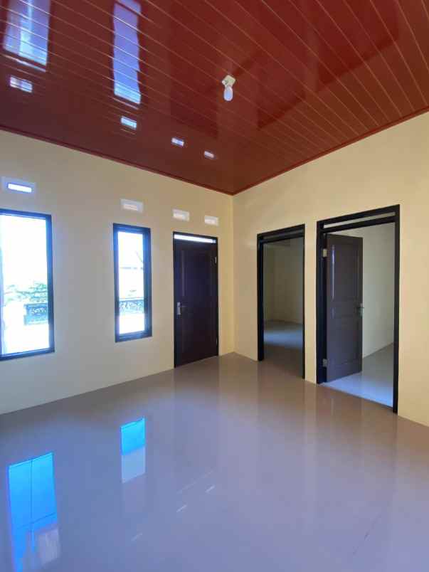 dijual rumah perumahan graha