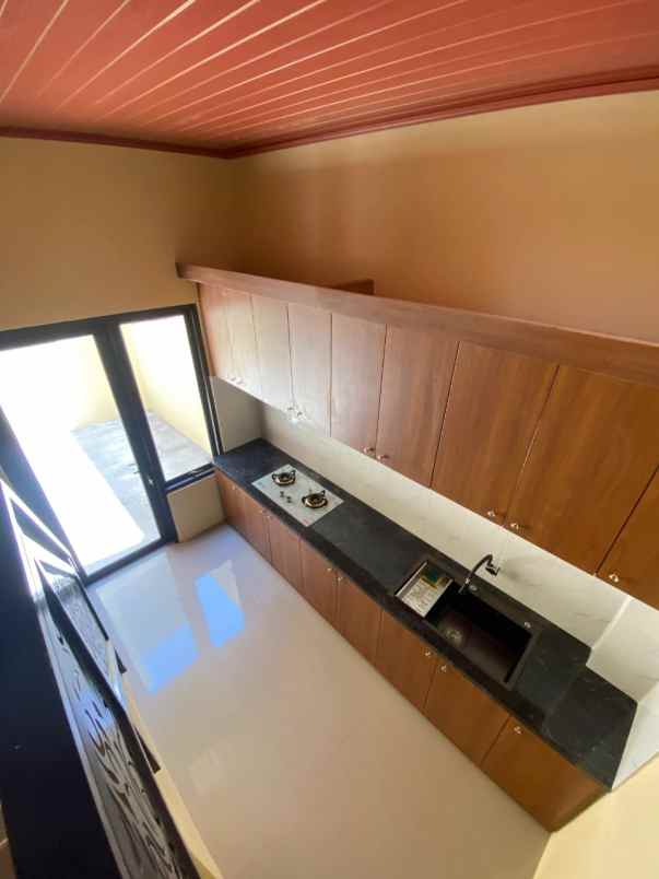 dijual rumah perumahan graha