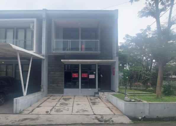 dijual rumah perumahan graha laras