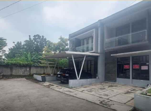 dijual rumah perumahan graha laras