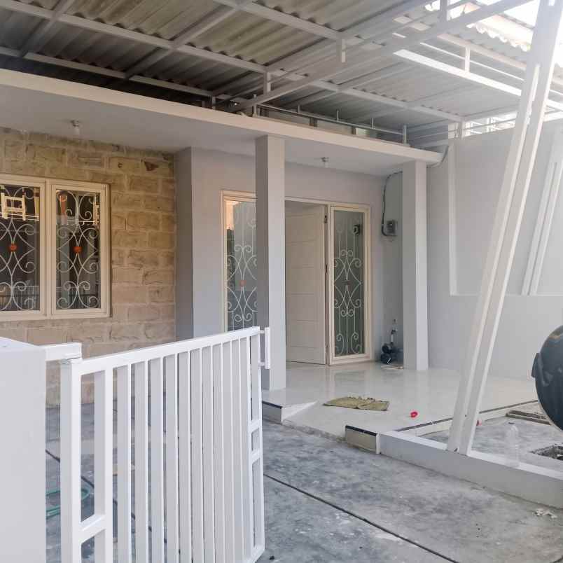 dijual rumah perumahan greenlake wonorejo