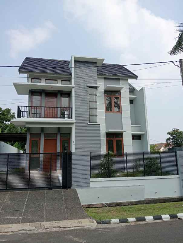 dijual rumah perumahan kemang pratama 2