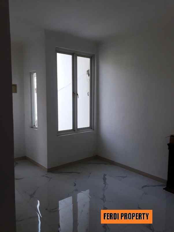 dijual rumah perumahan raffles hills
